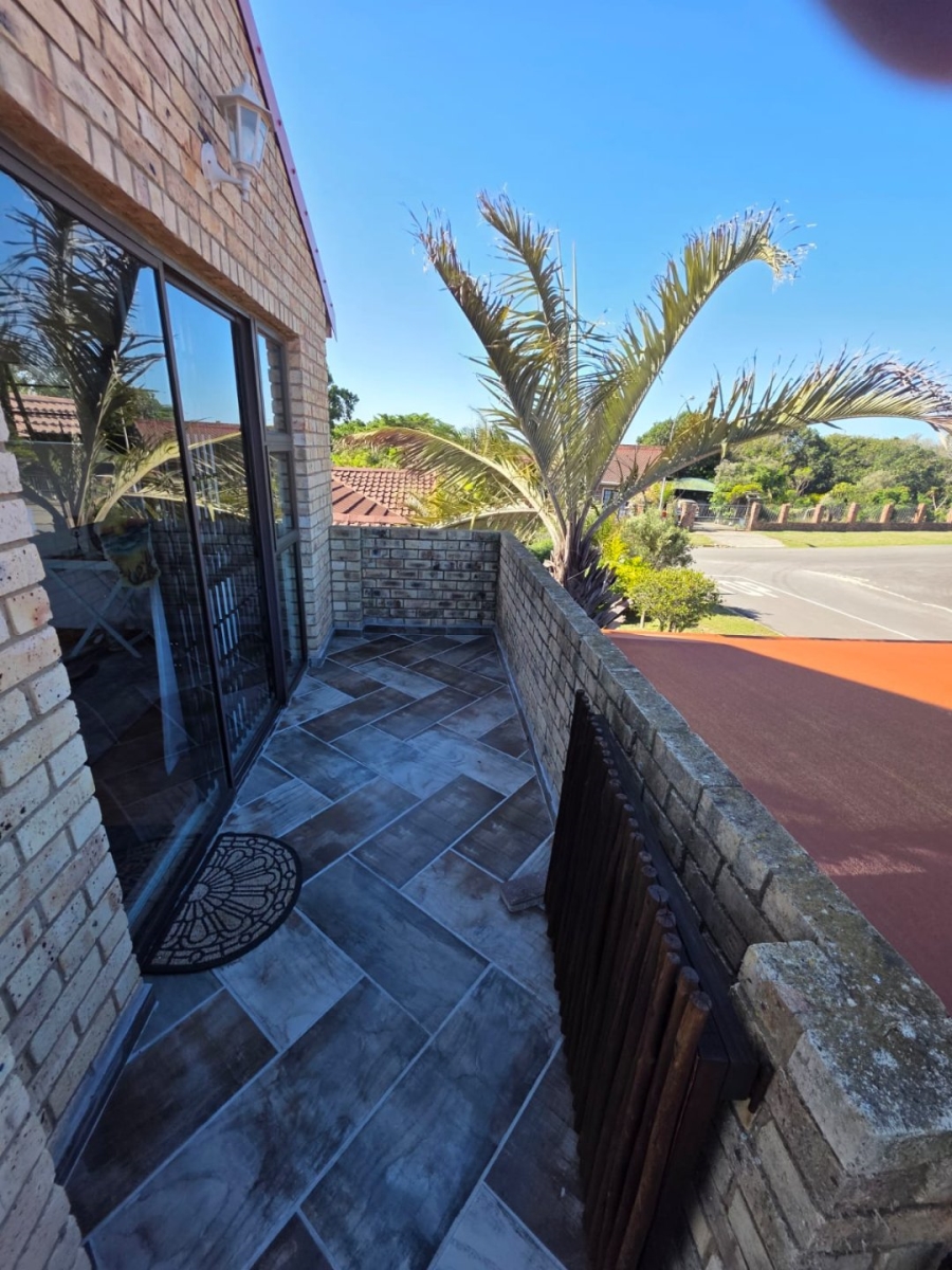 4 Bedroom Property for Sale in Aston Bay Eastern Cape